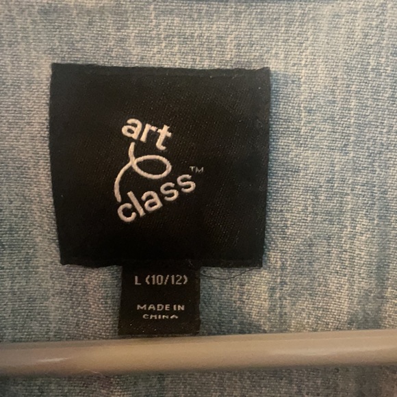 Girls size L(9-10) distressed jean coat. - Picture 3 of 9